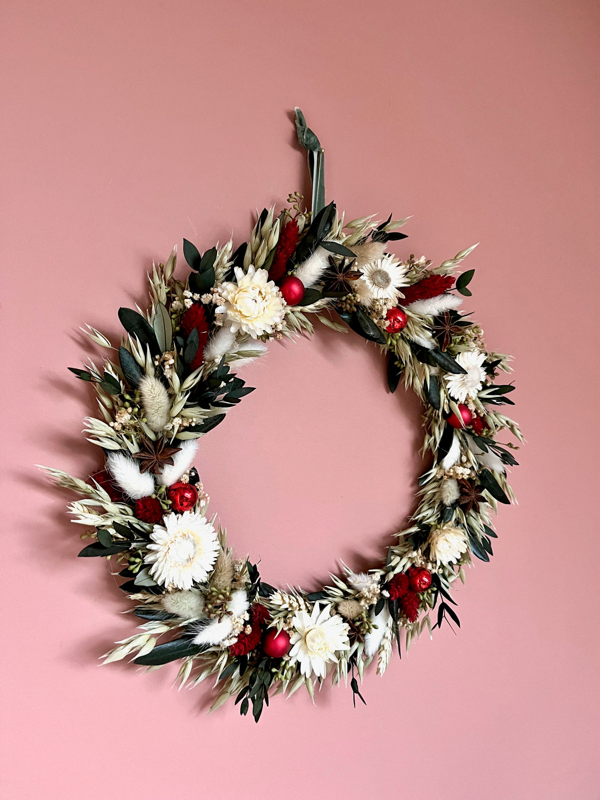 Couronne murale de fleurs séchées sur mesure