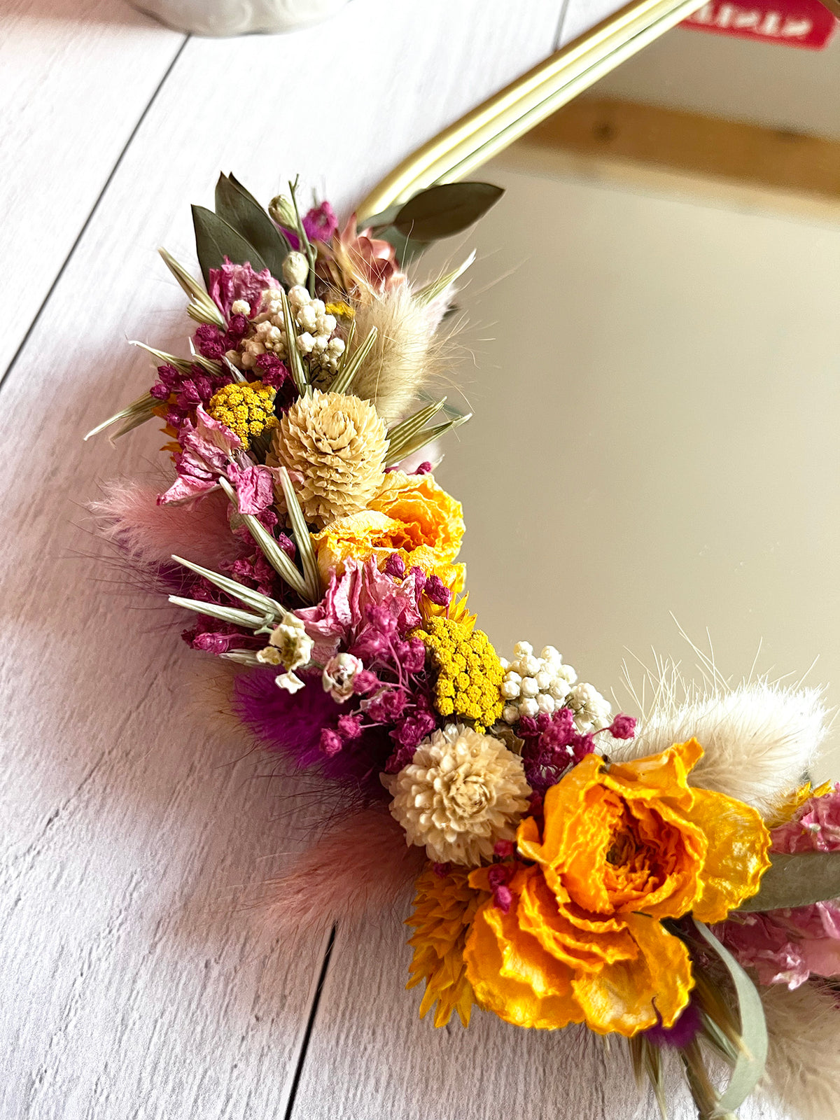 Miroir orné de fleurs séchées FRAMBOISE